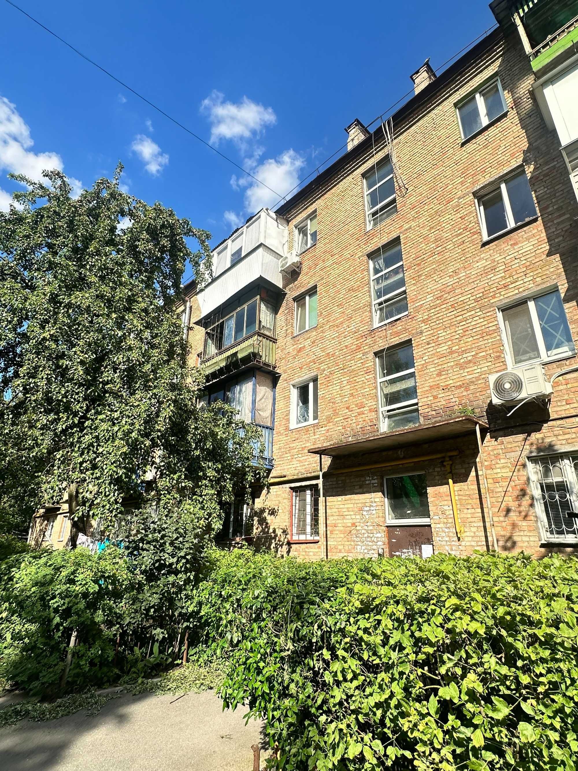Продам 2-ну квартиру вул.Шепелева 10