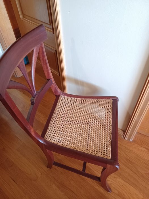 Cadeira em mogno com palhinha