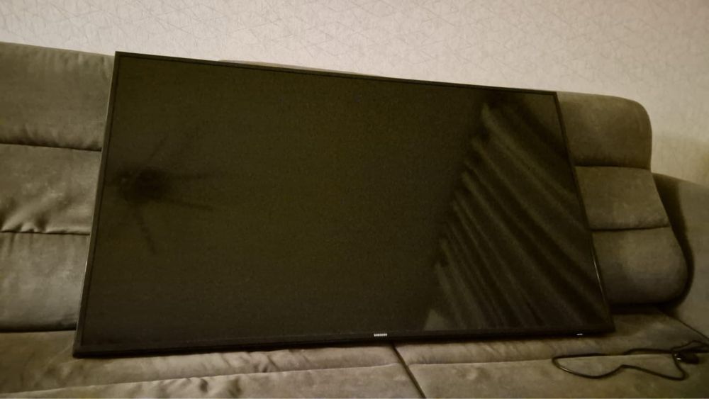 Телевизор LED Samsung Smart UE-55MU6100U, 55"(4K)