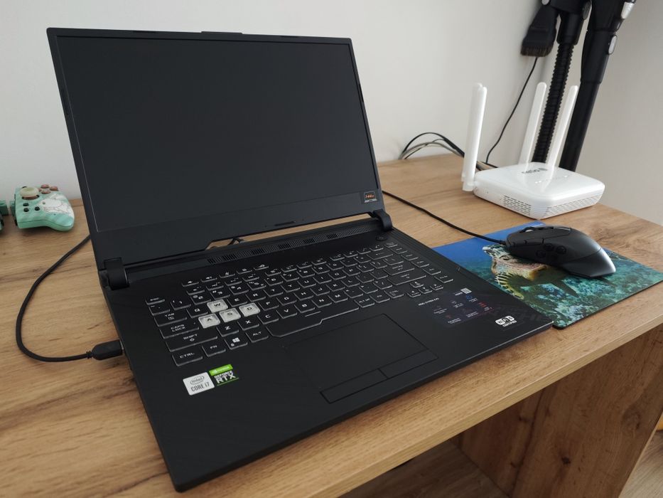 ASUS ROG Strix G15 G512LV- HN235T