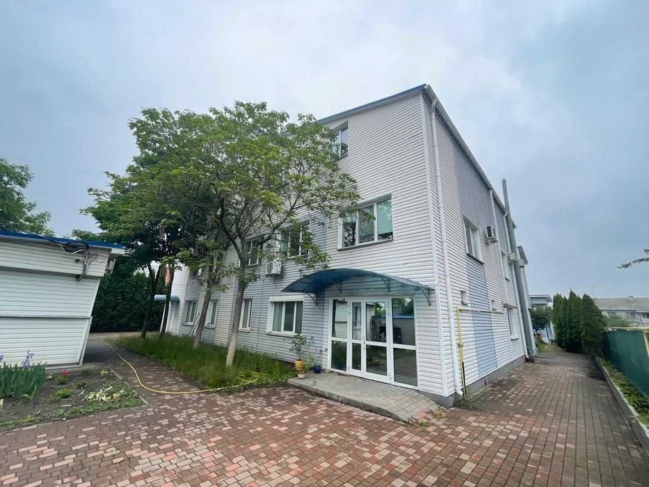 Продаж двох будинків 900 та 300 кв.м., фасад. Бортничі, Переяславська