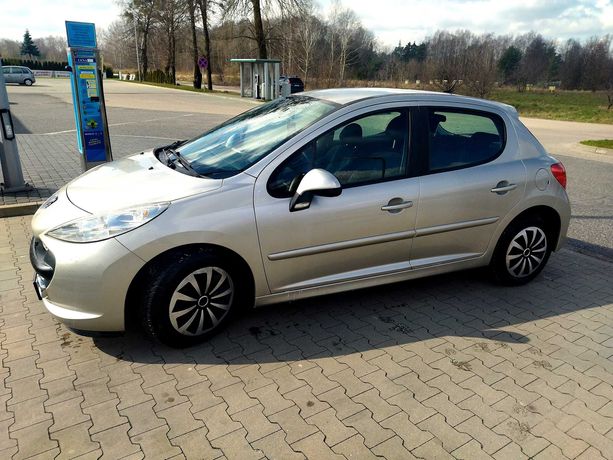 PEUGEOT 207 1,6benzyna