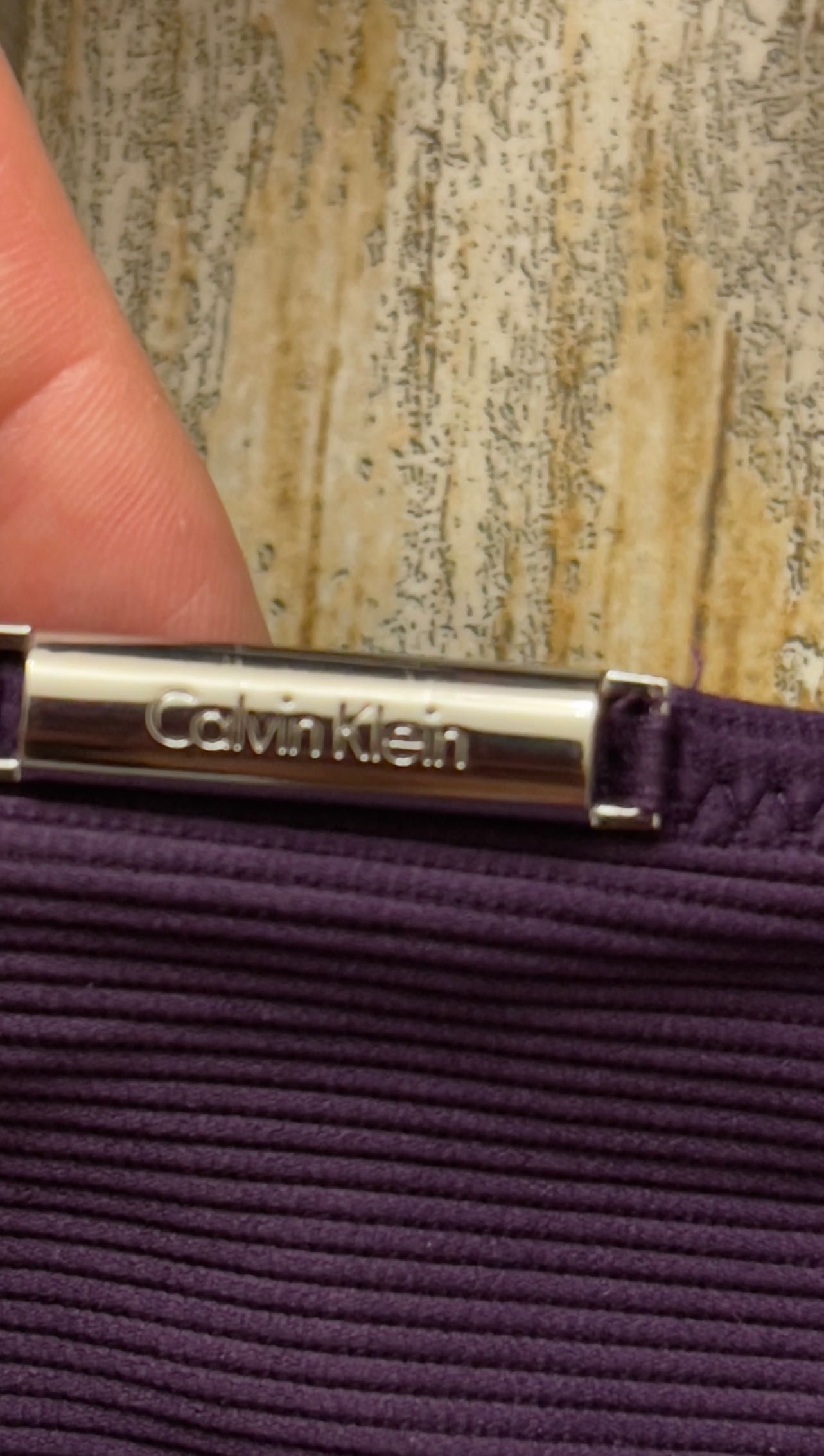 Крутий сливовий купальник tommy hilfiger s-m 32c -70c.