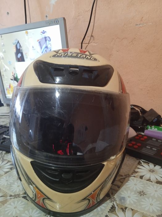 Продам шолом стан хороший не битий не крашений