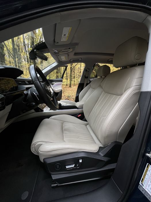 Audi e-tron 55 quattro prestige 2019 року