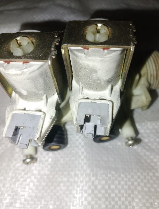 клапан подачі води на пральну машину.