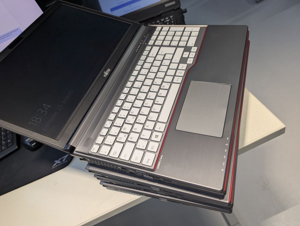 Ноутбук Fujitsu LIFEBOOK E756: Екран 15,6- Core i5, 256 SSD-Є 400 шт