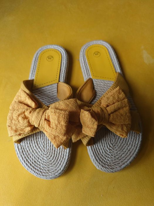 Klapki piankowe r. 39 (ok. 24 cm) / Temu