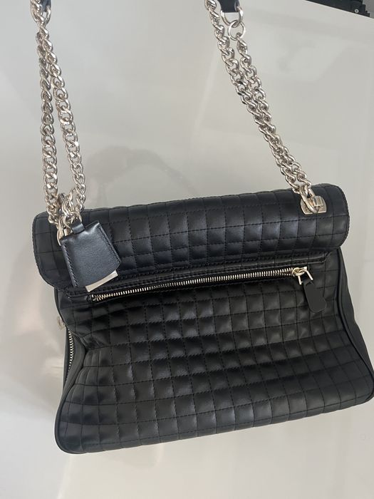 Mala Guess preta