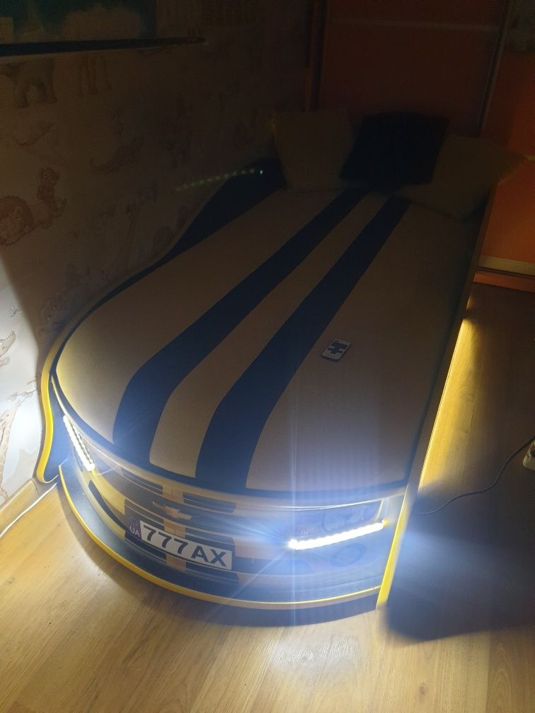 Продам детскую кровать машину Camaro с подсветкой