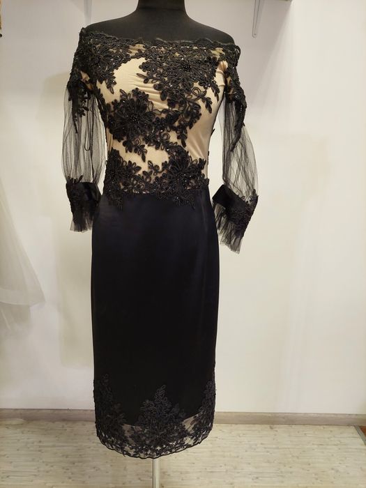 Вечірня сукня, с мереживом та с фатином