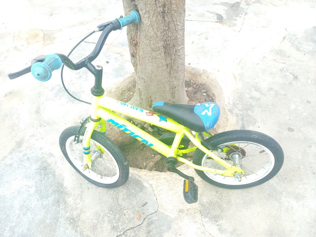2 bicicletas de criança