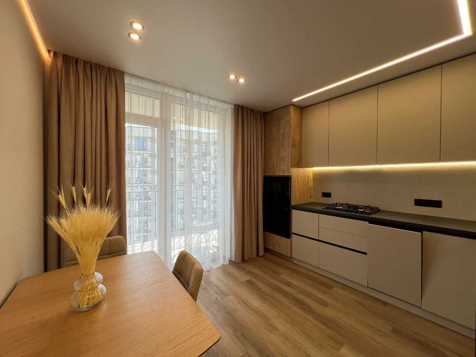Продаж 1.5 кім з дизайнерським ремонтом та балконом в ЖК Family Plaza