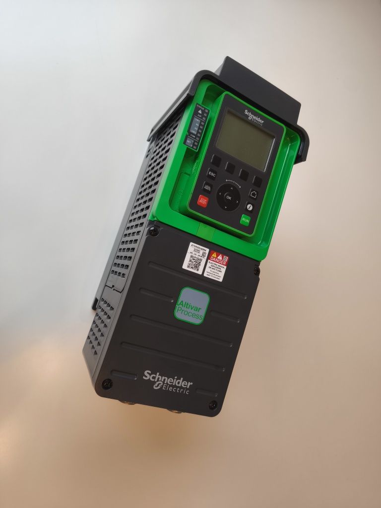 Частотний перетворювач 3 фази Schneider ATV930U40N4