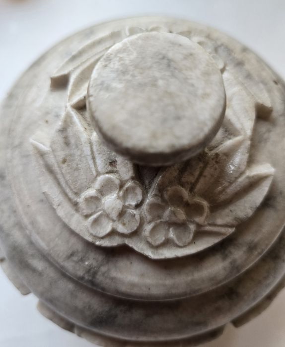 Unikatowa rzeźbiona szkatuła – (VINTAGE)