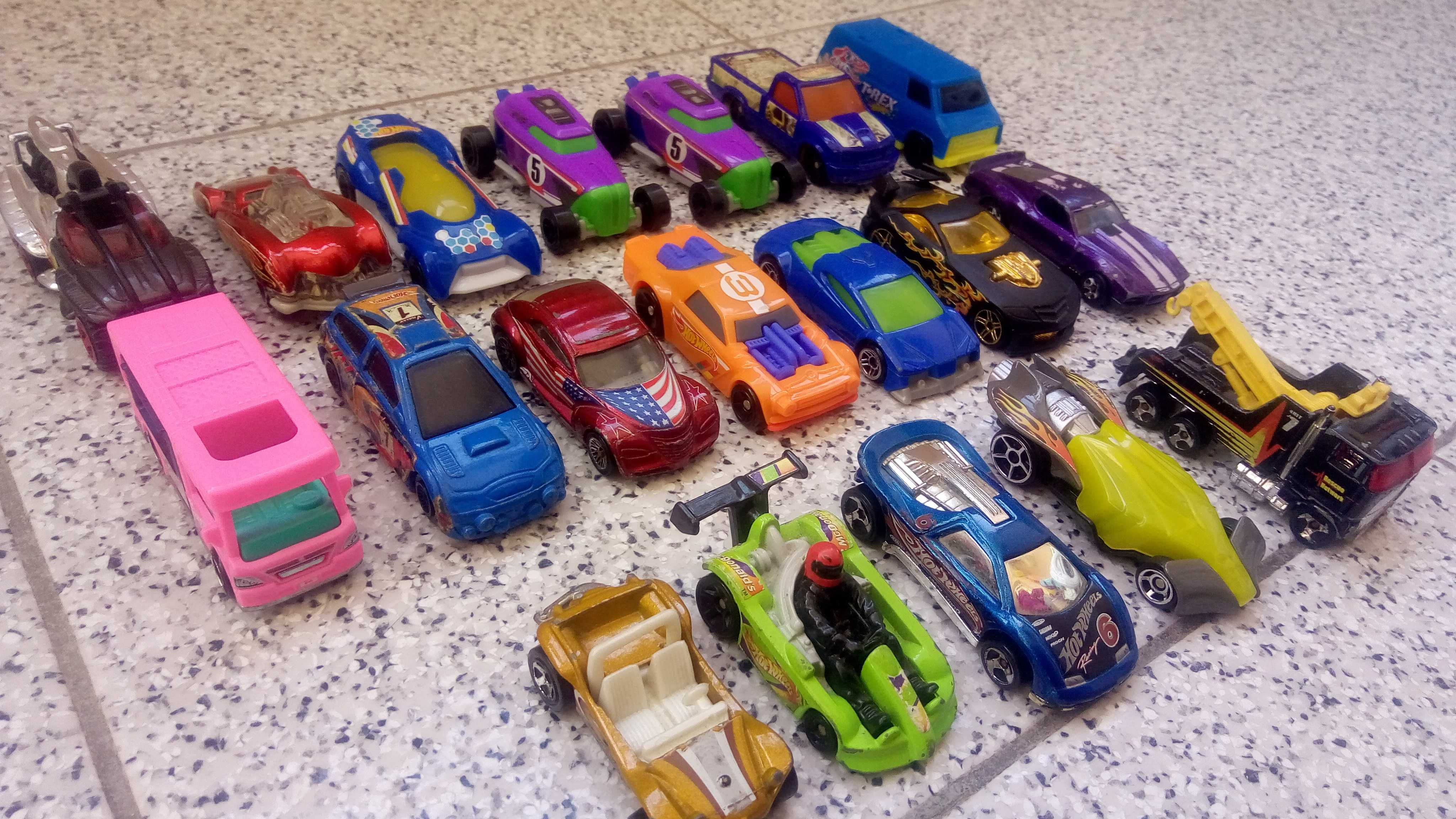 Carros miniaturas coleção hotwheels e outros