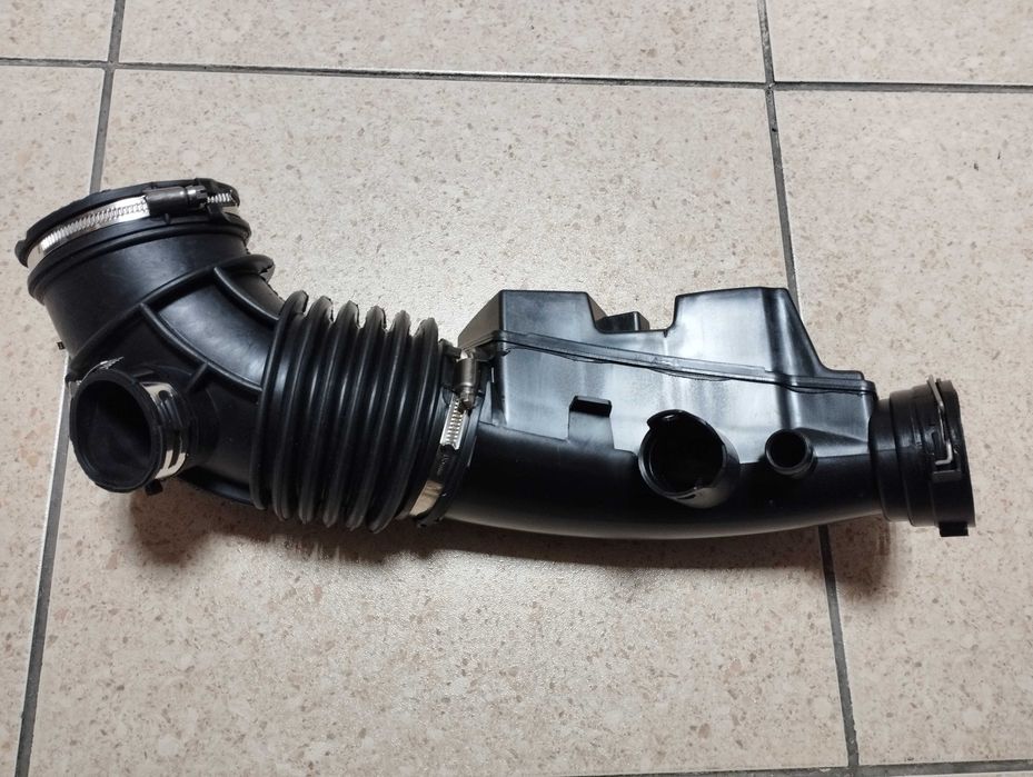 BMW X3 G01 G02 G30 G31 G32 G11 G12 Воздуховод від фільтра 13718663614