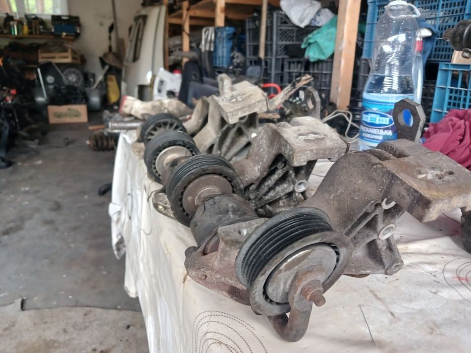 Натяжний механізм ременя Volkswagen T4 2.5