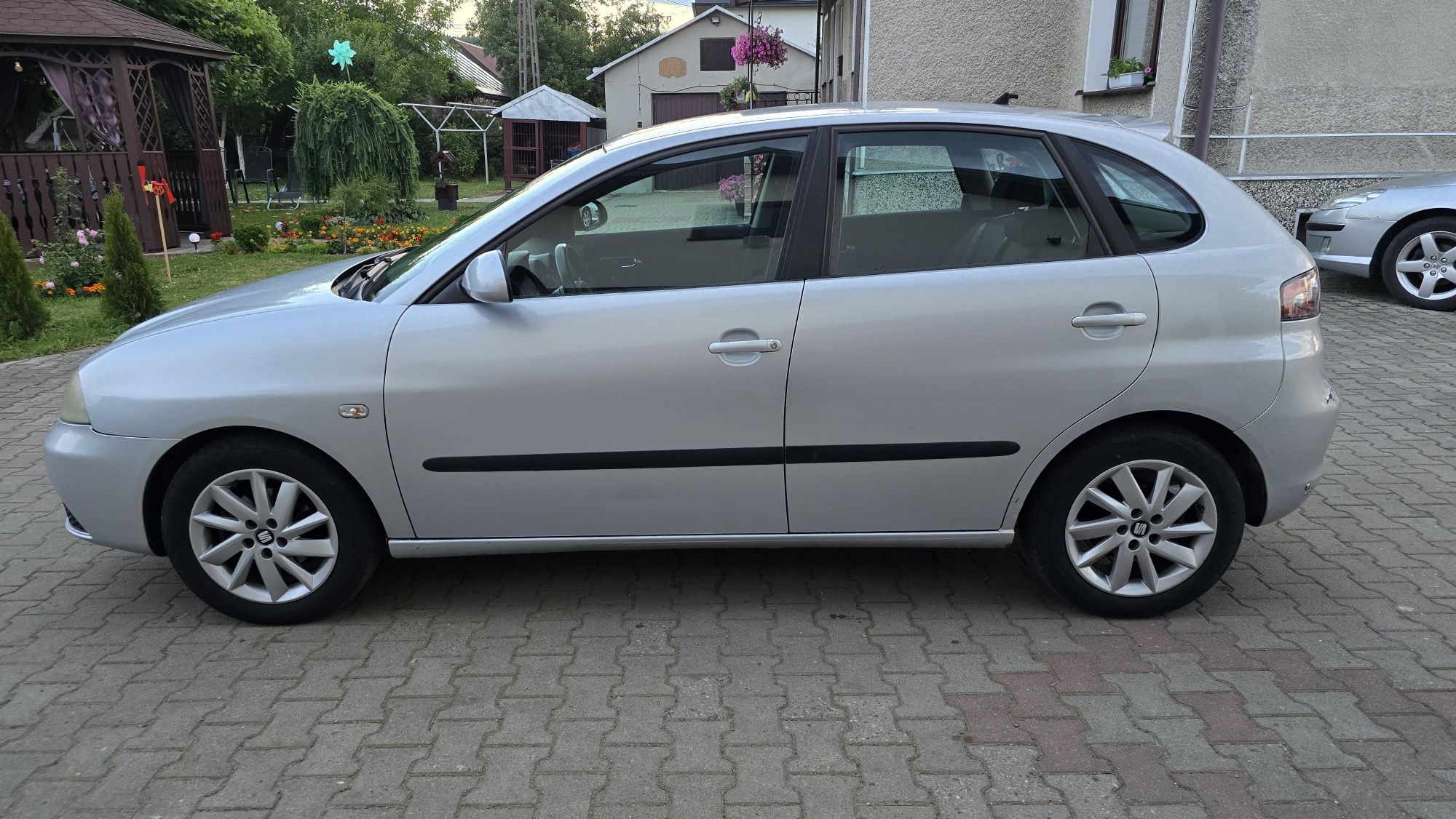 Seat ibiza 1.4 100koni