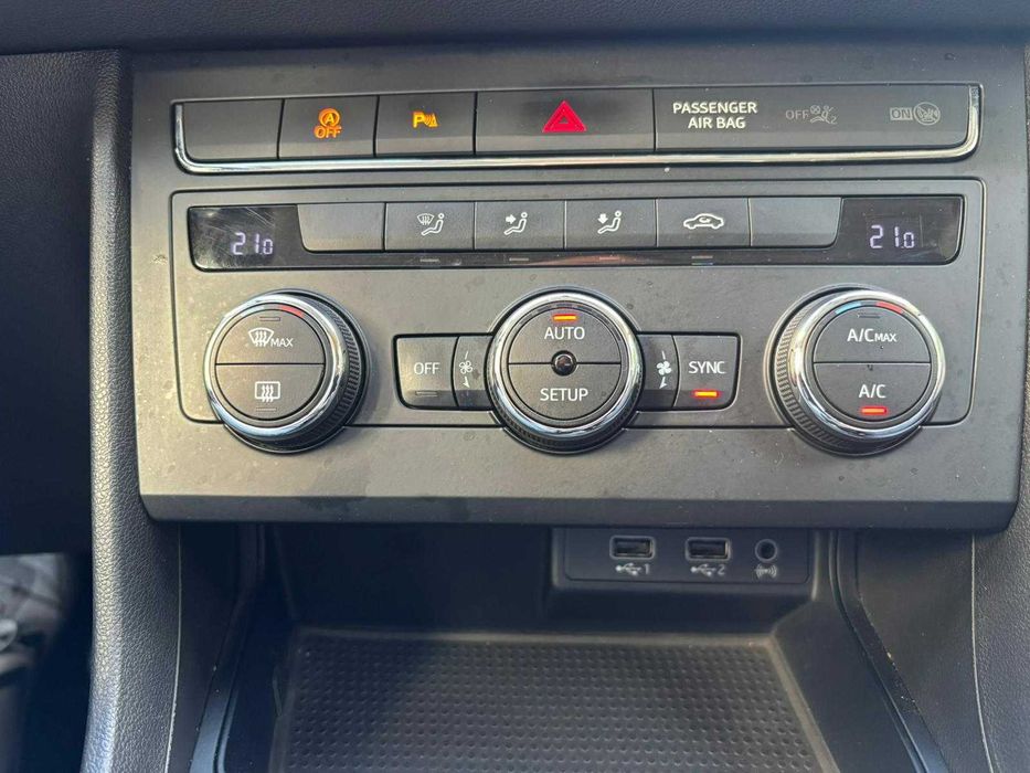 SEAT LEON ST 1.6 TDI 115cv - 2019-05