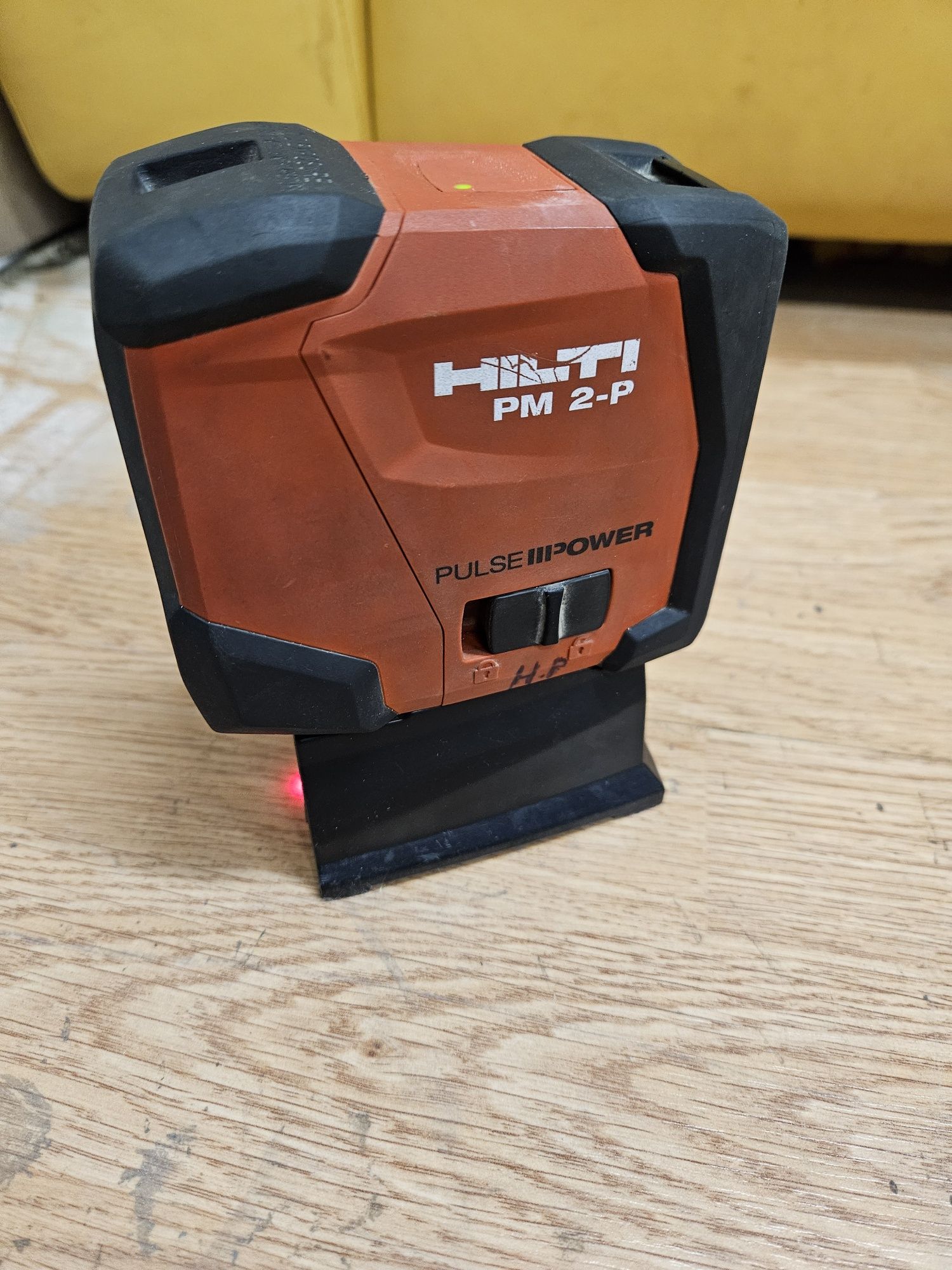 Hilti PM 2-P laser punktowy pion