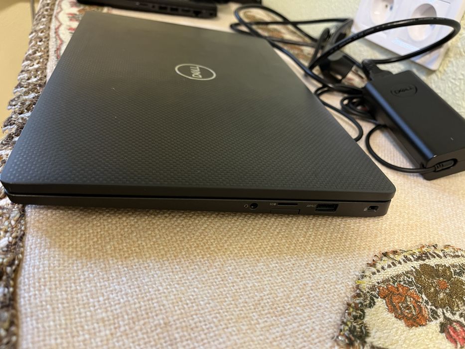 Ноутбул Dell Latitude 7400 DESKTOP-QJFO1BQ