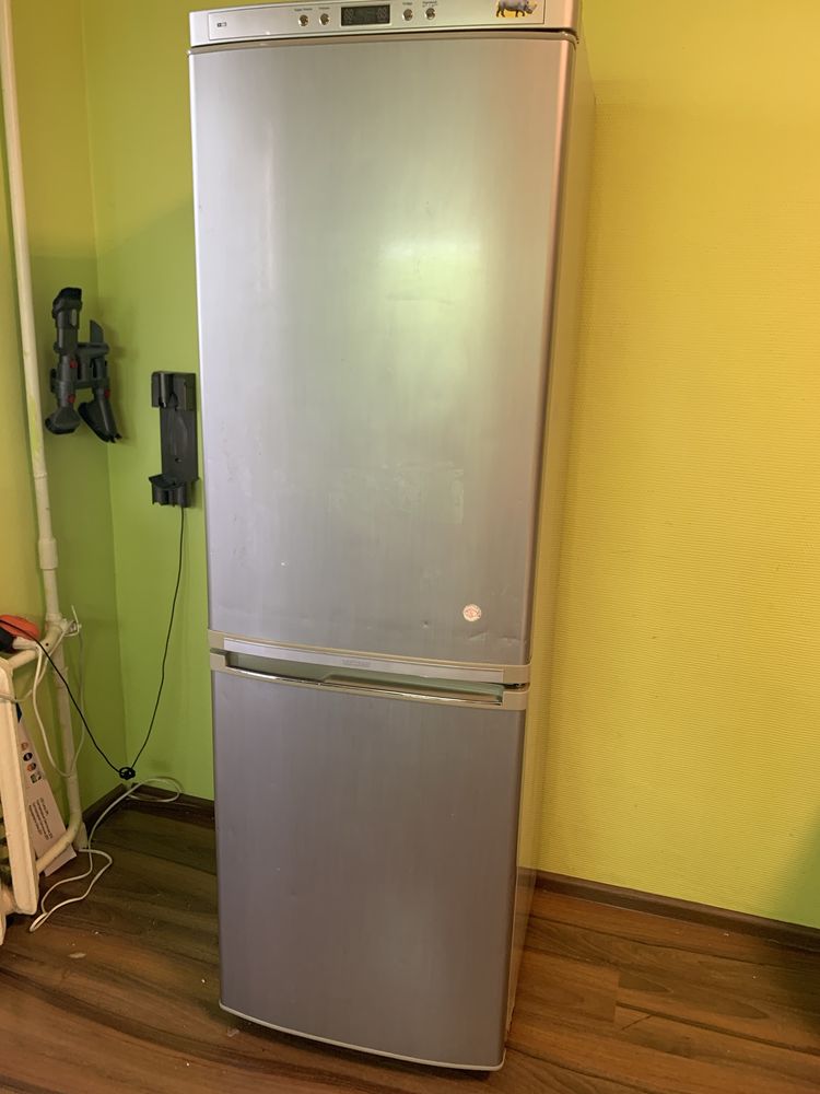 Холодильник Samsung RL 28 DBSW
