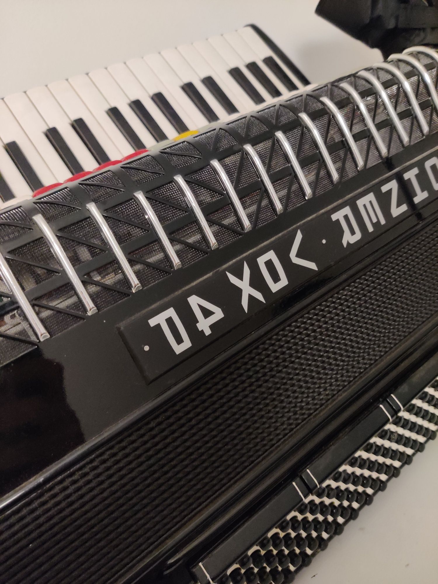 Akordeon Hohner VOX 4P 120