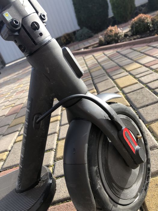 Продається елетро самокат xiomi