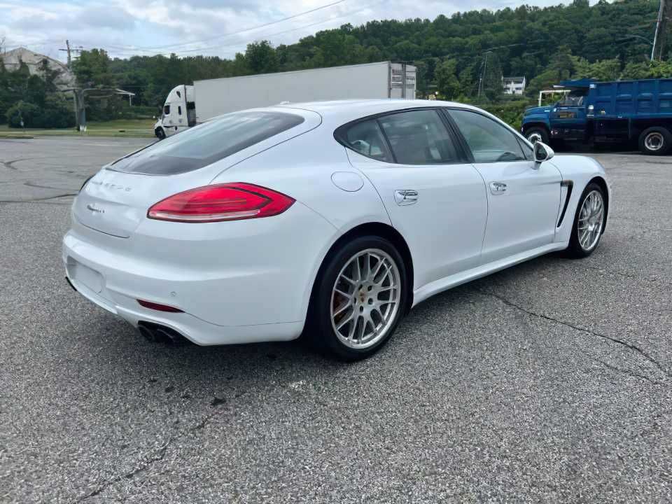 2016 Porsche Panamera