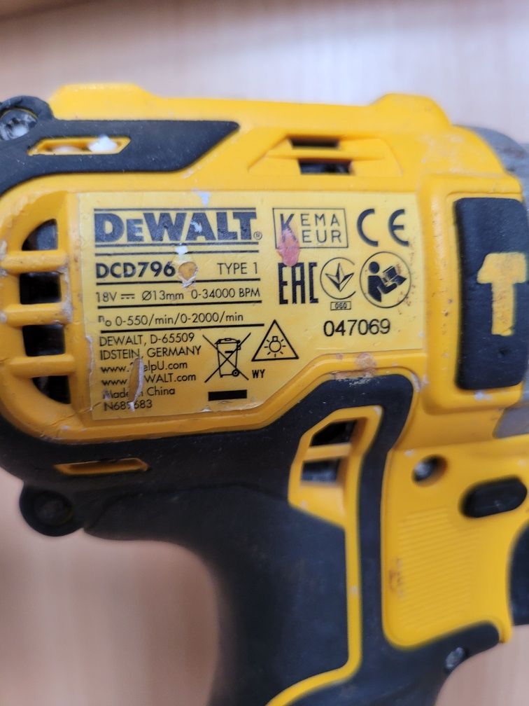 Wiertarko wkrętarka udarowa Dewalt DCD796 aku 5.0ah ładowarka