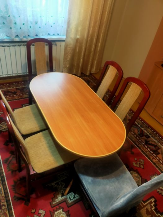 Stołki tapicerowane +stół.