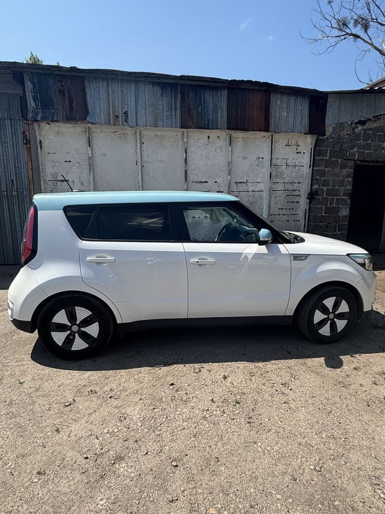 Разборка Kia Soul ev  разборка Киа соул бампер крило ляда капот двері