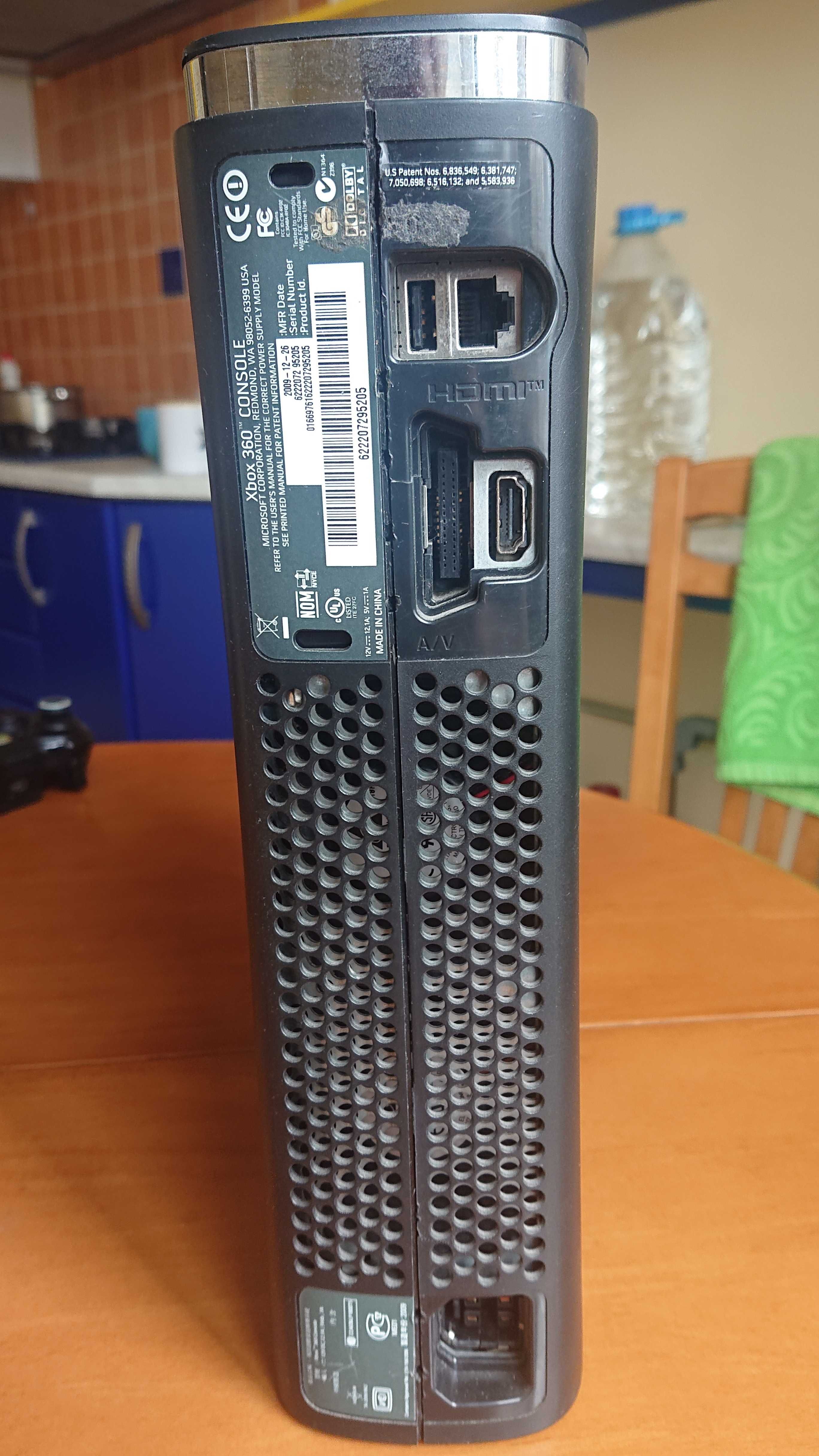 Продам Xbox360 Elite 120GB + 2 джойстика