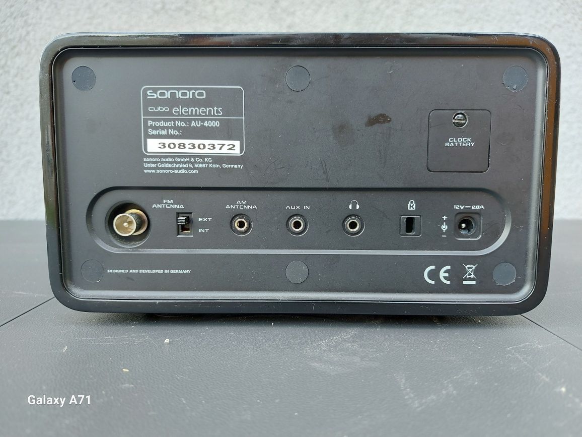 Radiobudzik Sonoro Cubo Elements