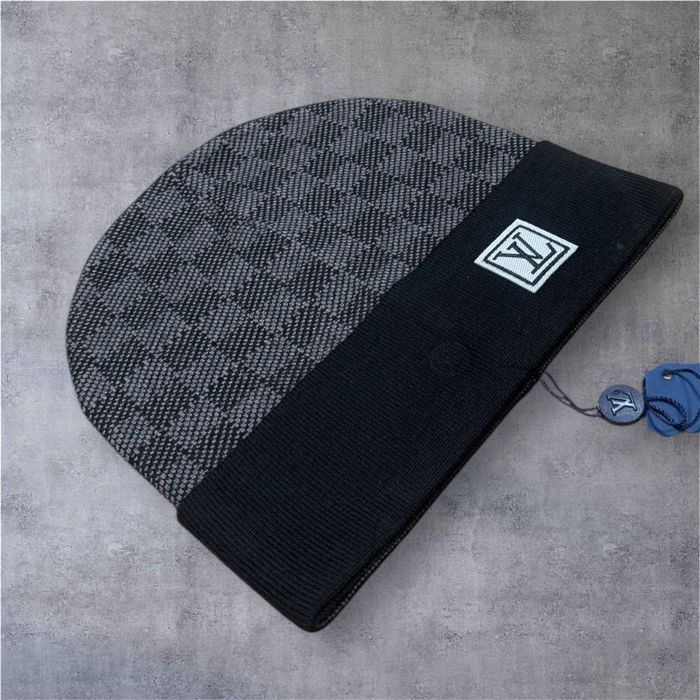 Louis Vuitton czapka jasnoszara