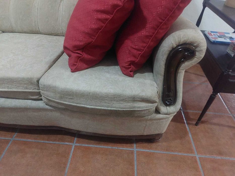 Conjunto  Sofá + 2 poltronas