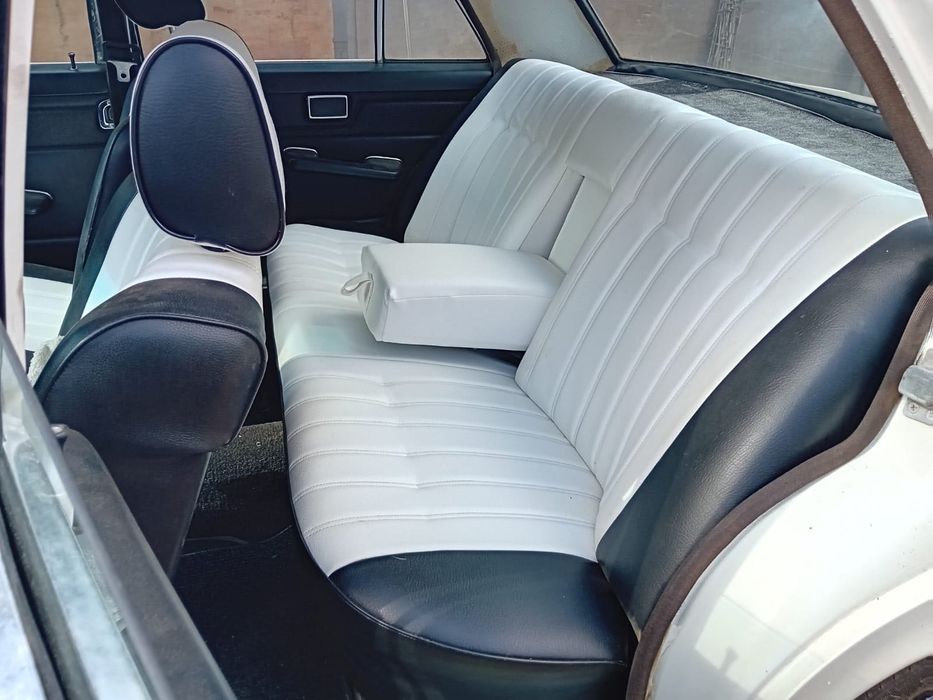 Mercedes-Benz /8 W115 220 Diesel 1979 – Restaurado