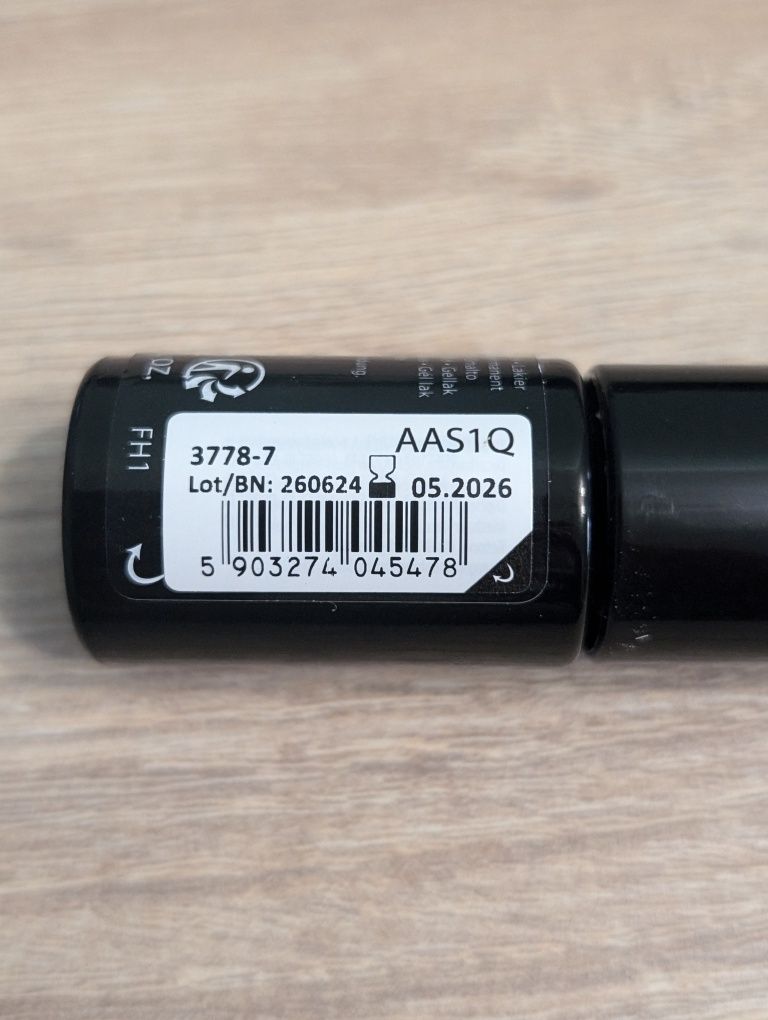 Nowy lakier hybrydowy neonail lush green 3778-7 manicure pedicure