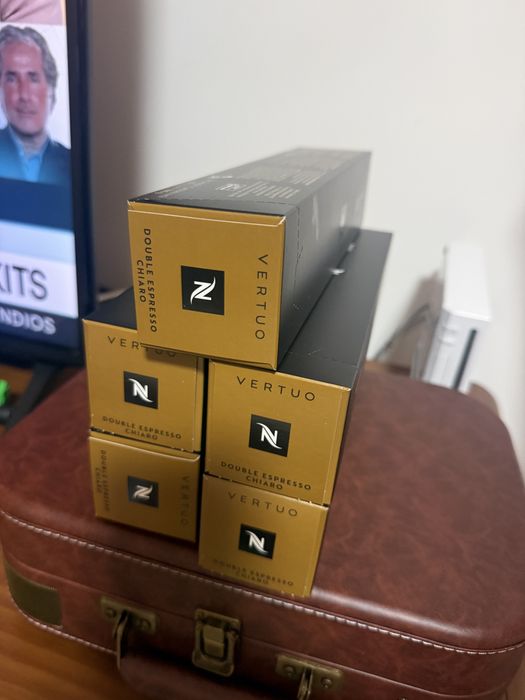 Máquina de Café Nespresso usada 2 vezes