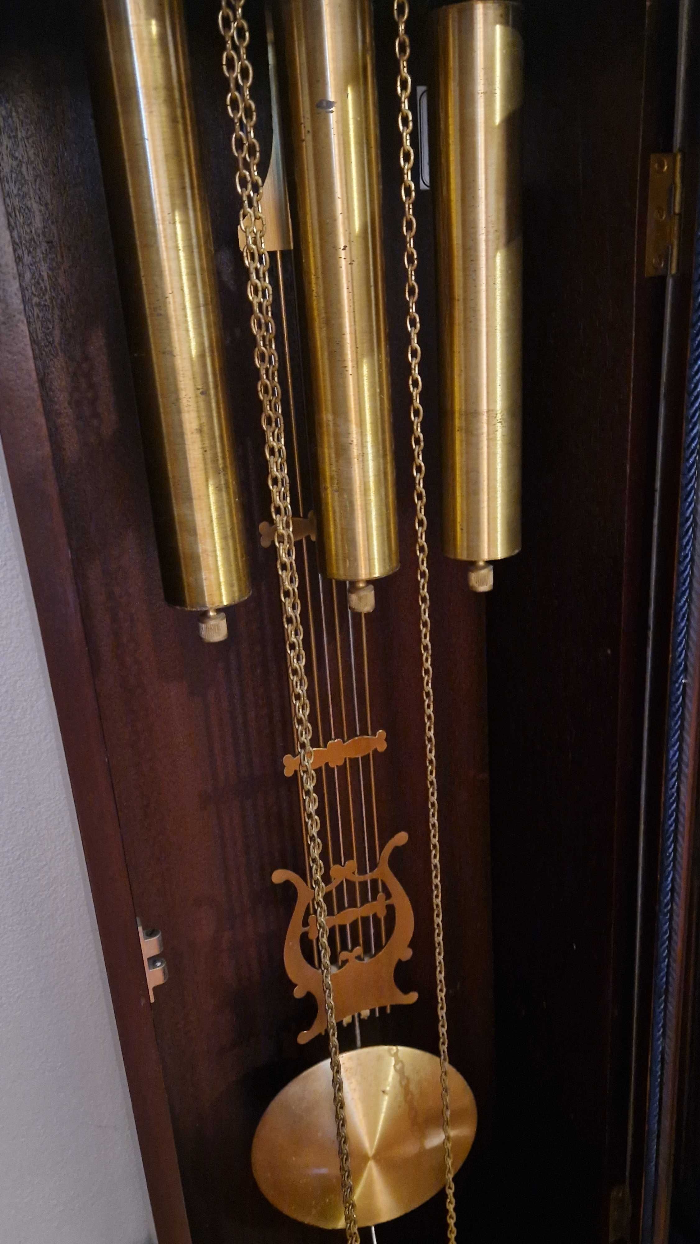 Relógio de Pé Alto Tempus Fugit
