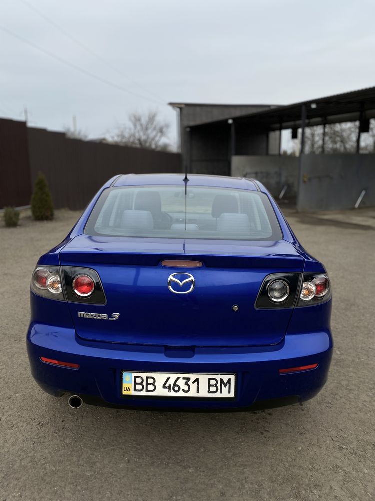 Mazda 3 не фарбована