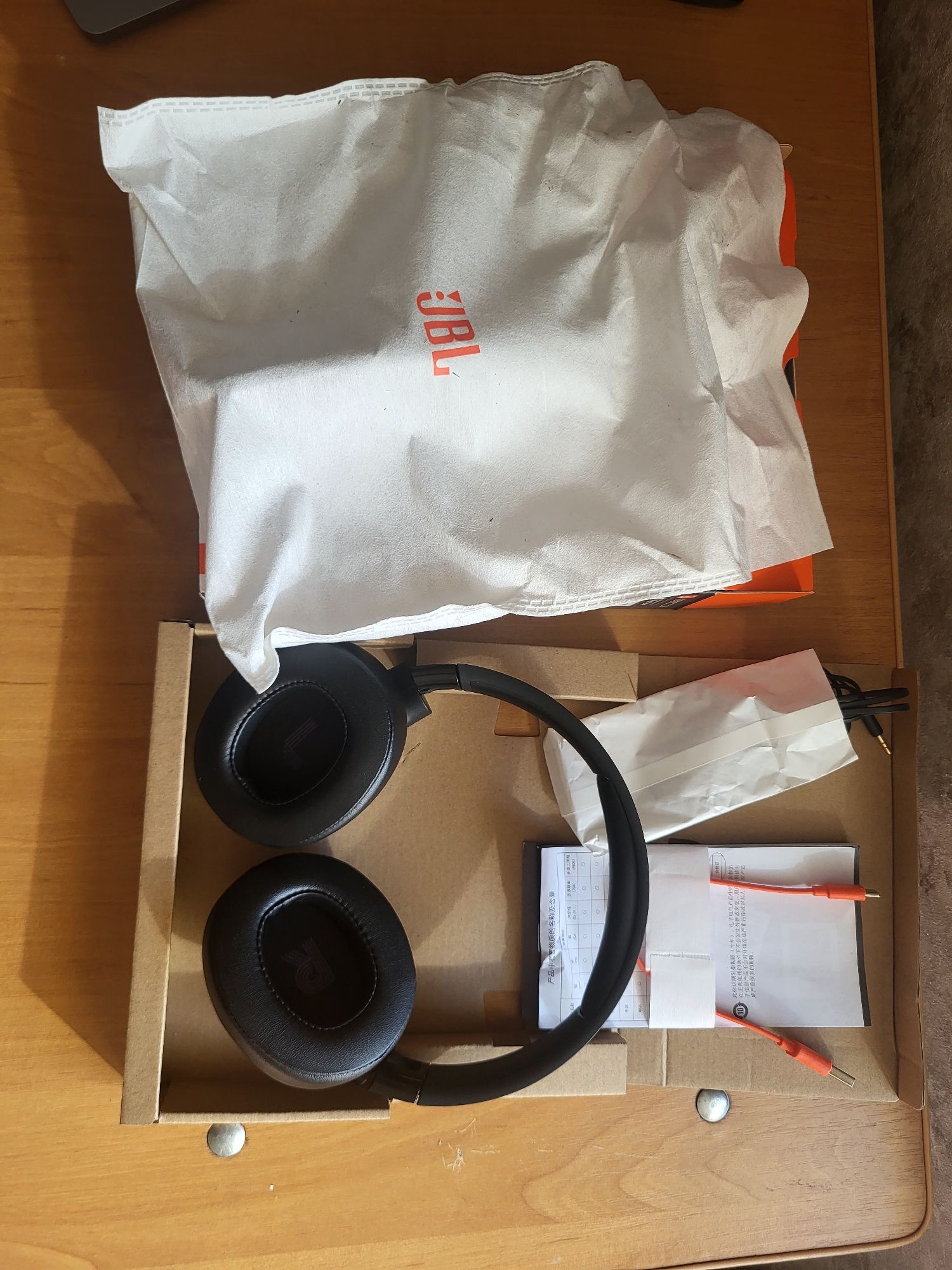 Навушники JBL 770 nc