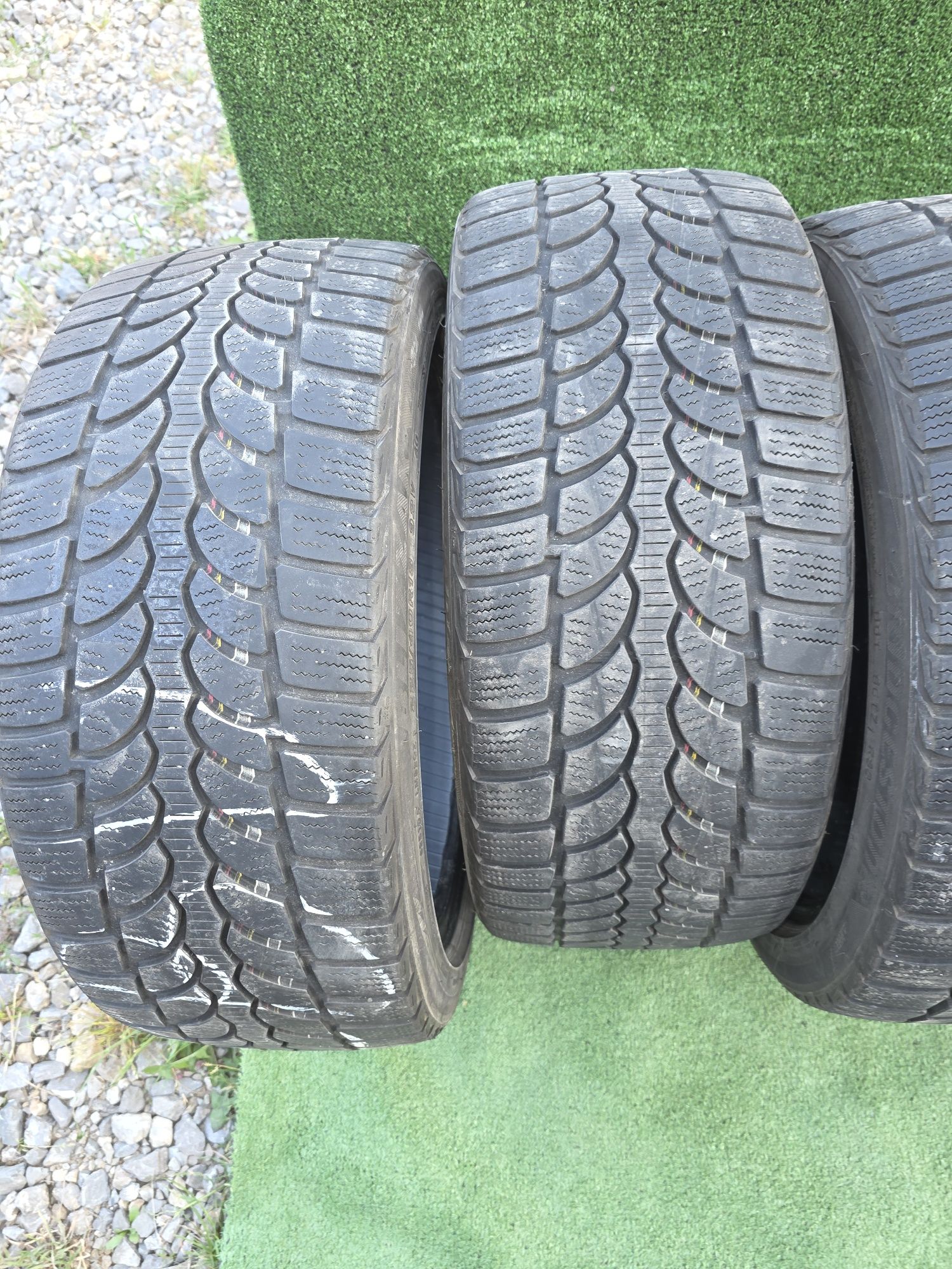 Sprzedam opony zimowe Bridgestone  225/40R18