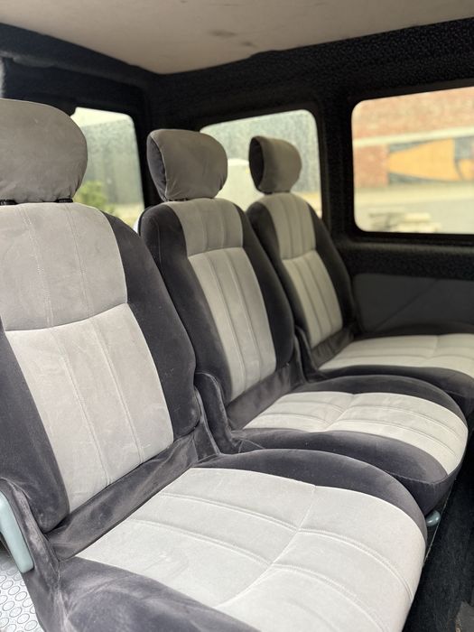 Автомобіль Peugeot Partner