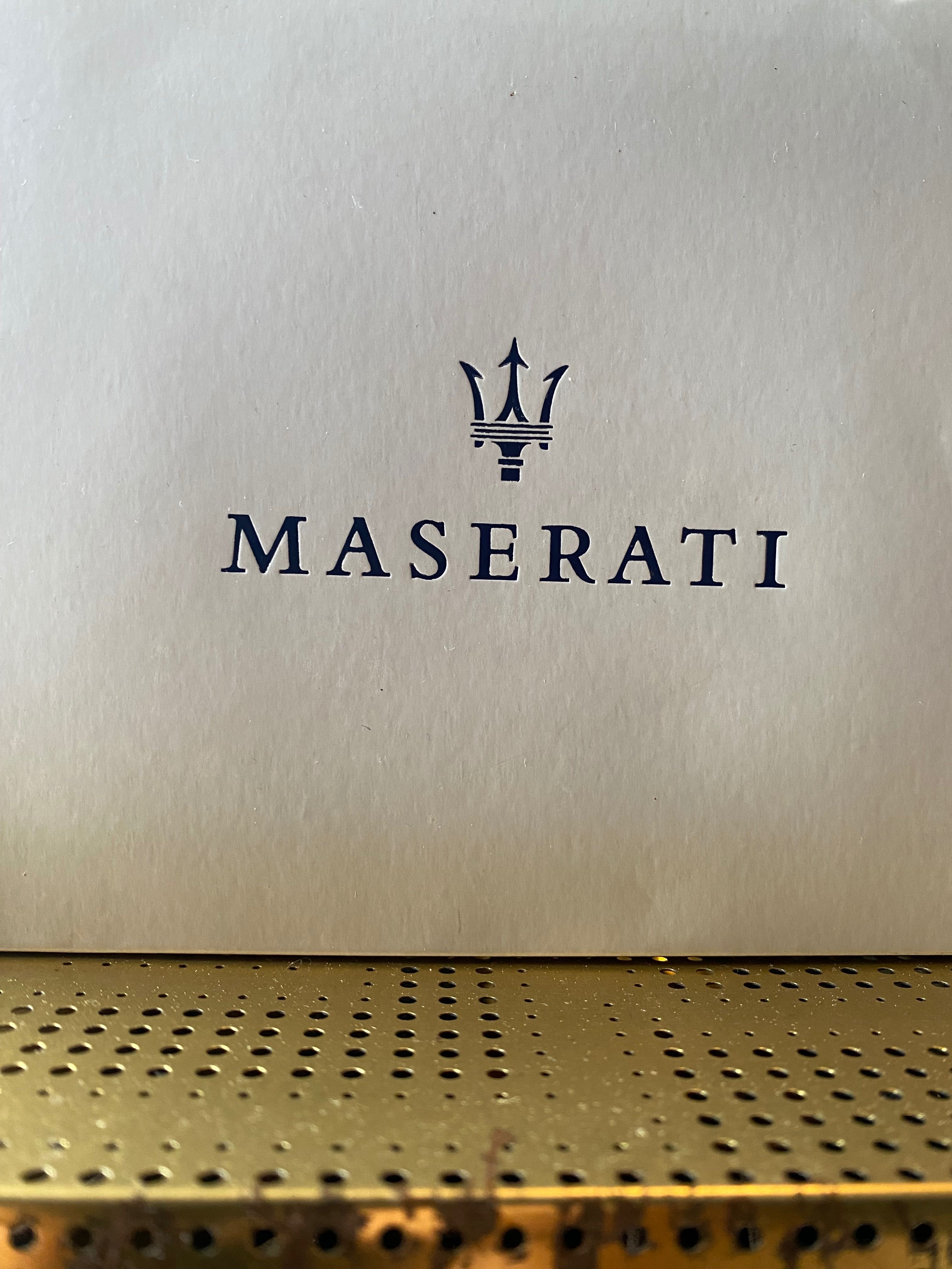 Relógio Prateado marca Maserati