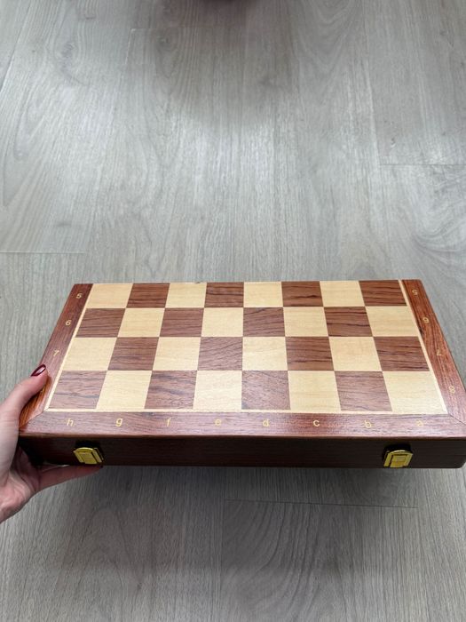 Tabuleiro de xadrez com peças, novo