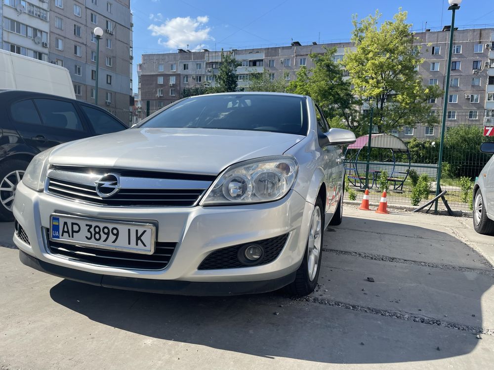 Opel Astra h 1.6 бензин 2007 рік