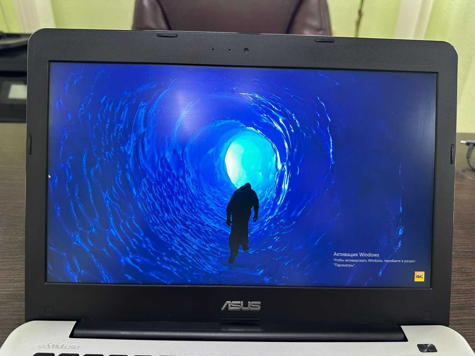 Продам свій ноутбук ASUS X302U у відмінному стані