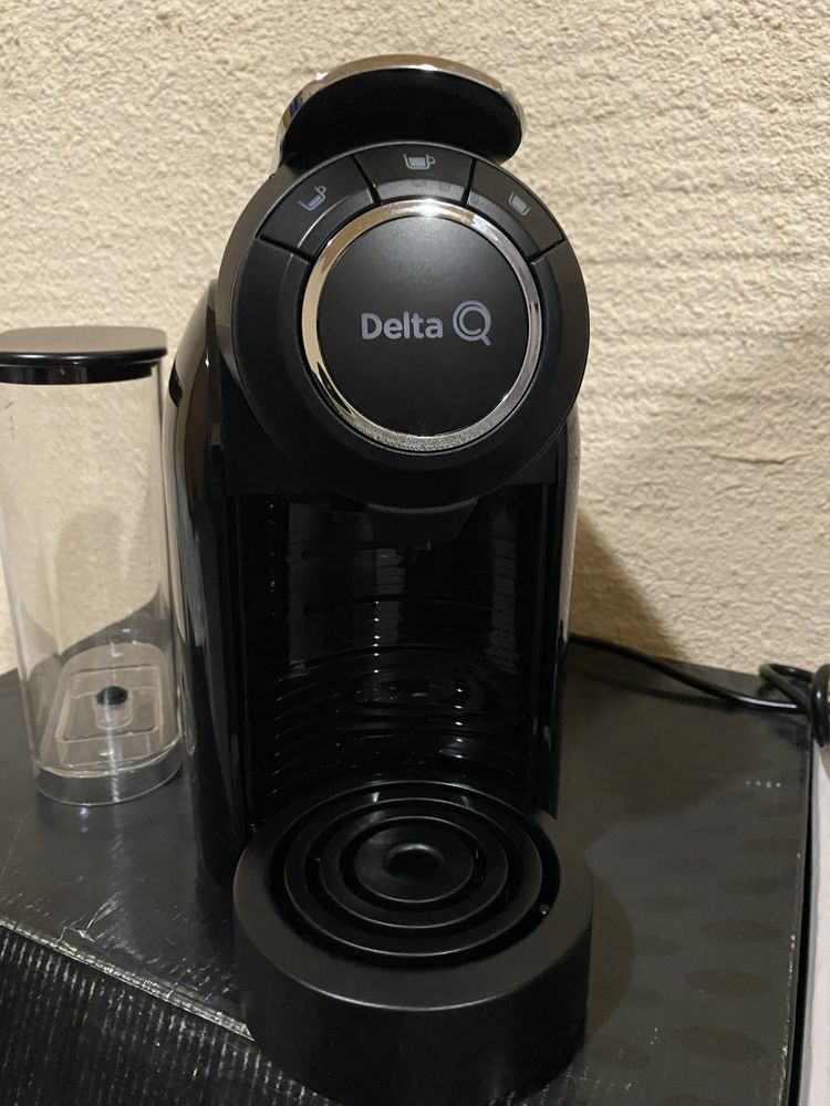 Кофеварка кавоварка капсульна Delta Q